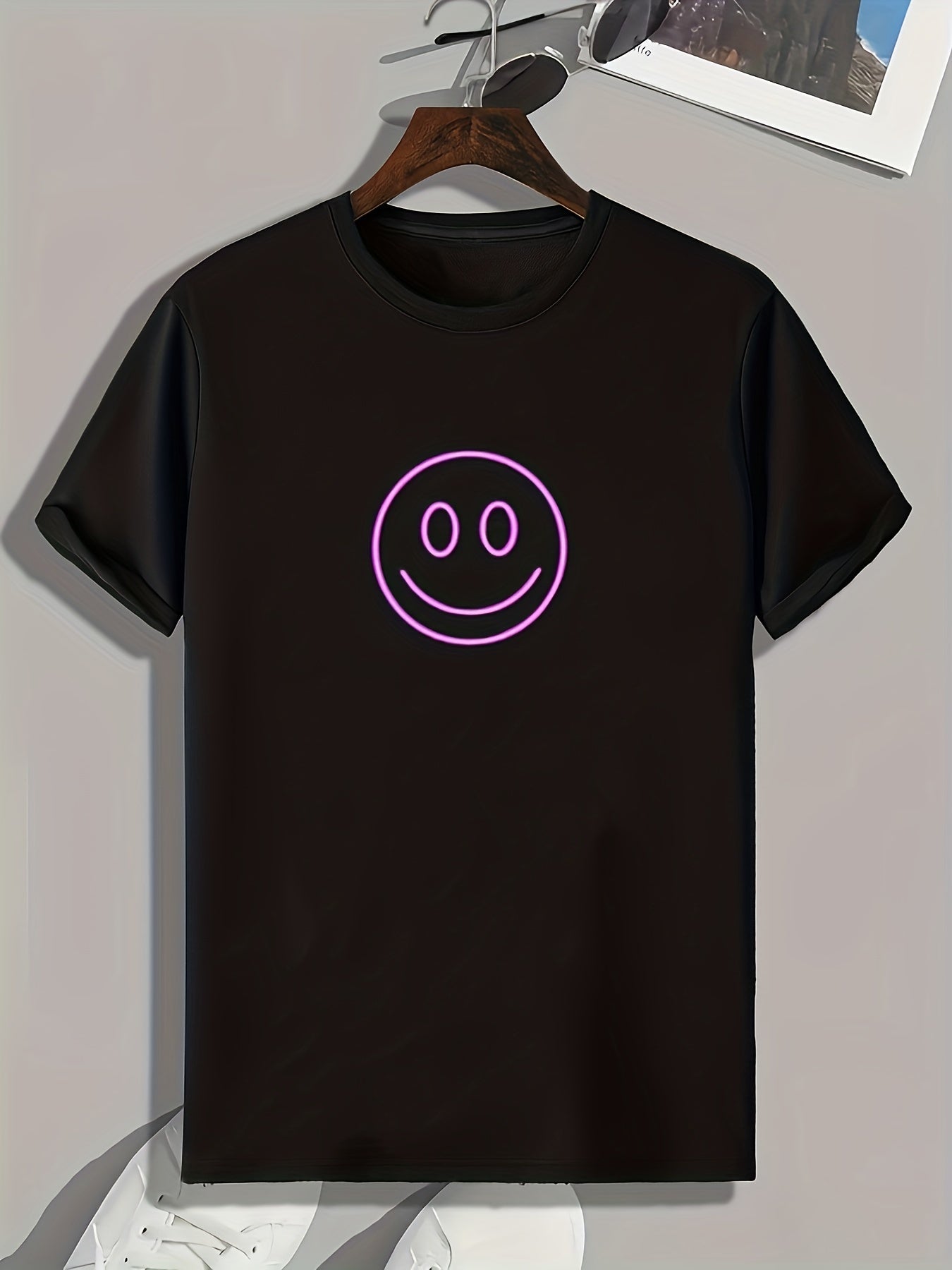 Happy Face Print Men's Comfy T shirt Active Slightly Stretch Breathable Tee