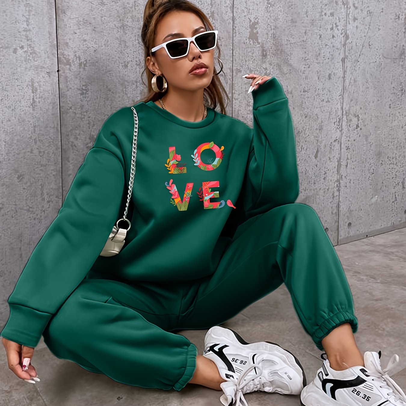 2pcs Love Print Crew Sweatshirt & Jogger Pants Set Women's Activewear