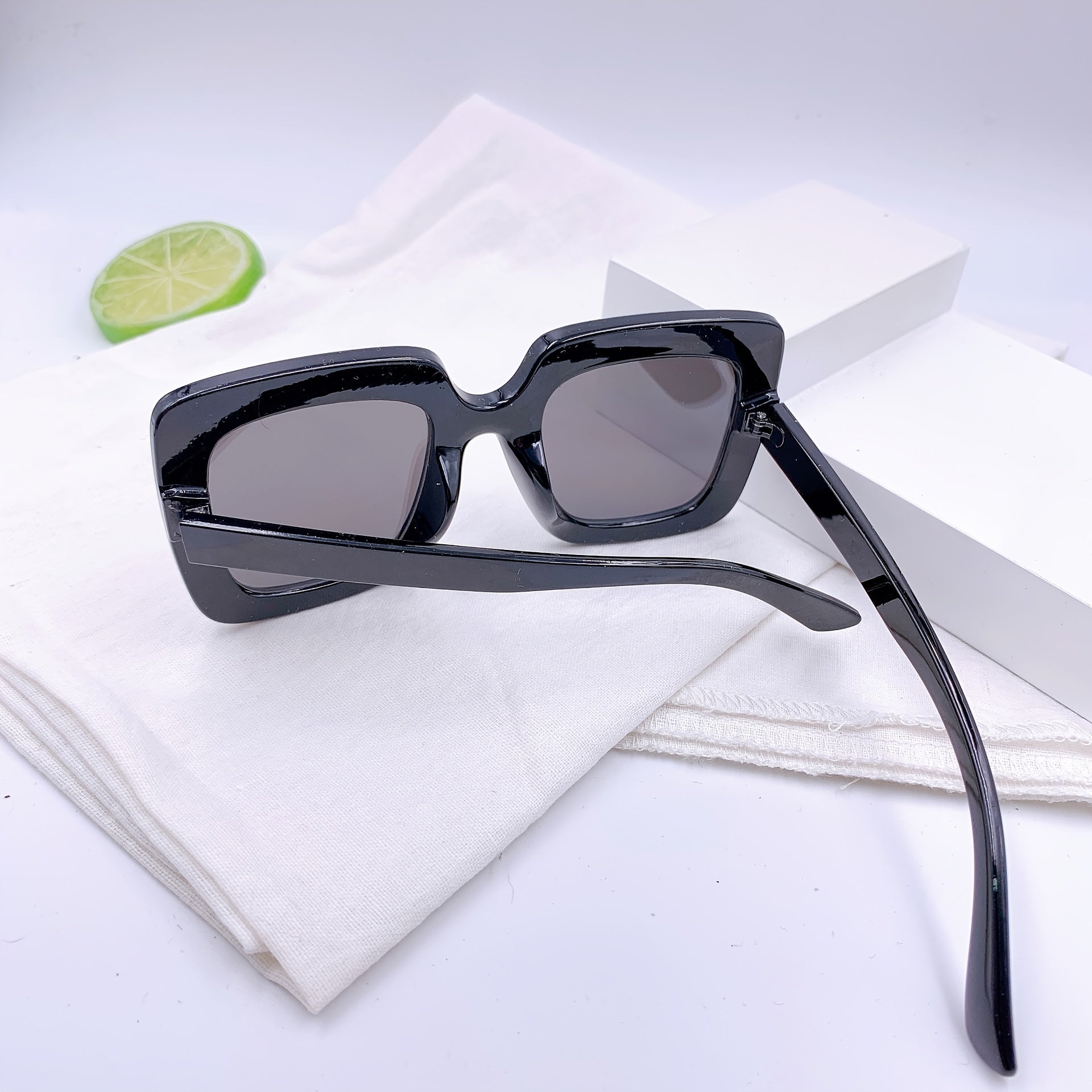 Girls Diamond Sunglasses Square Frame UV Protection for Outdoor Activities