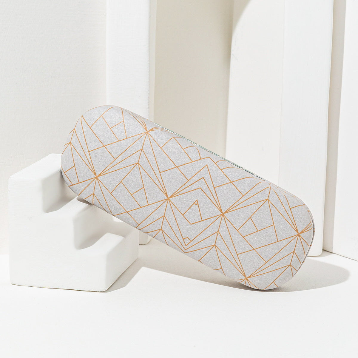 Solid Glasses Case for Women with Line Print