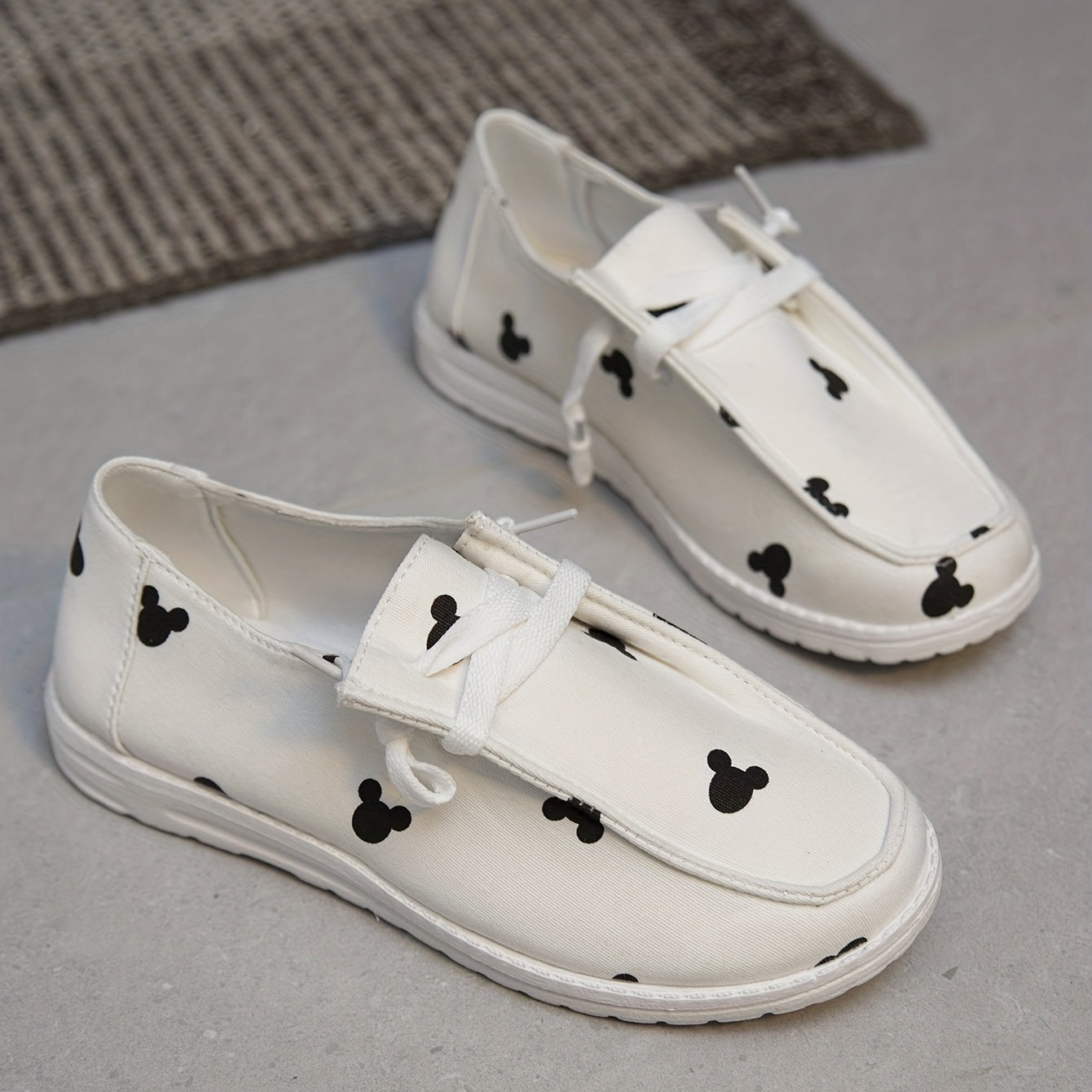 Women's Animal Print Canvas Shoes Lightweight Low Top Lace Up Shoes