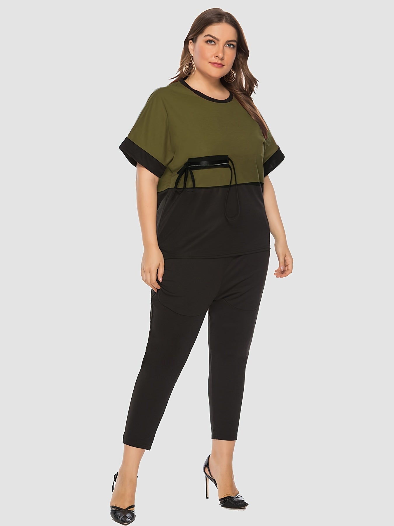 Colorblock Short Sleeve Tee & Cropped Pants Set Plus Size