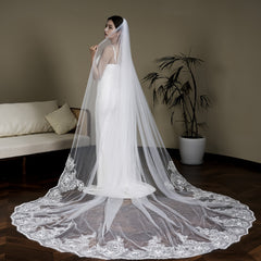 Vintage Wedding Veil Bridal Trail with Floral Lace Edge