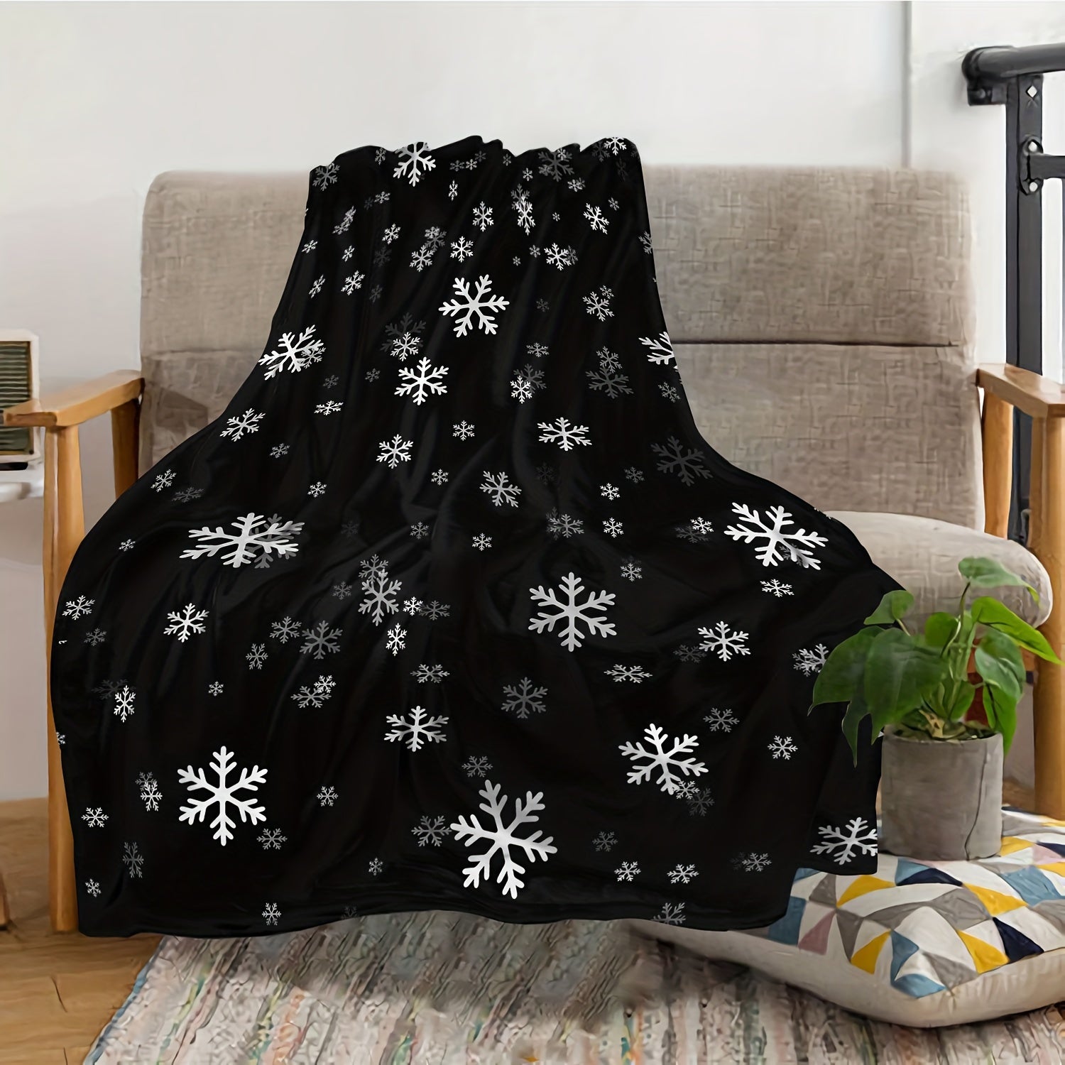 Christmas Snowflake Blanket Lightweight Flannel Sofa Bedroom Chair Winter Warm