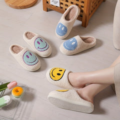 Women's Smile Face Slippers Cozy & Warm Plush Flat Shoes
