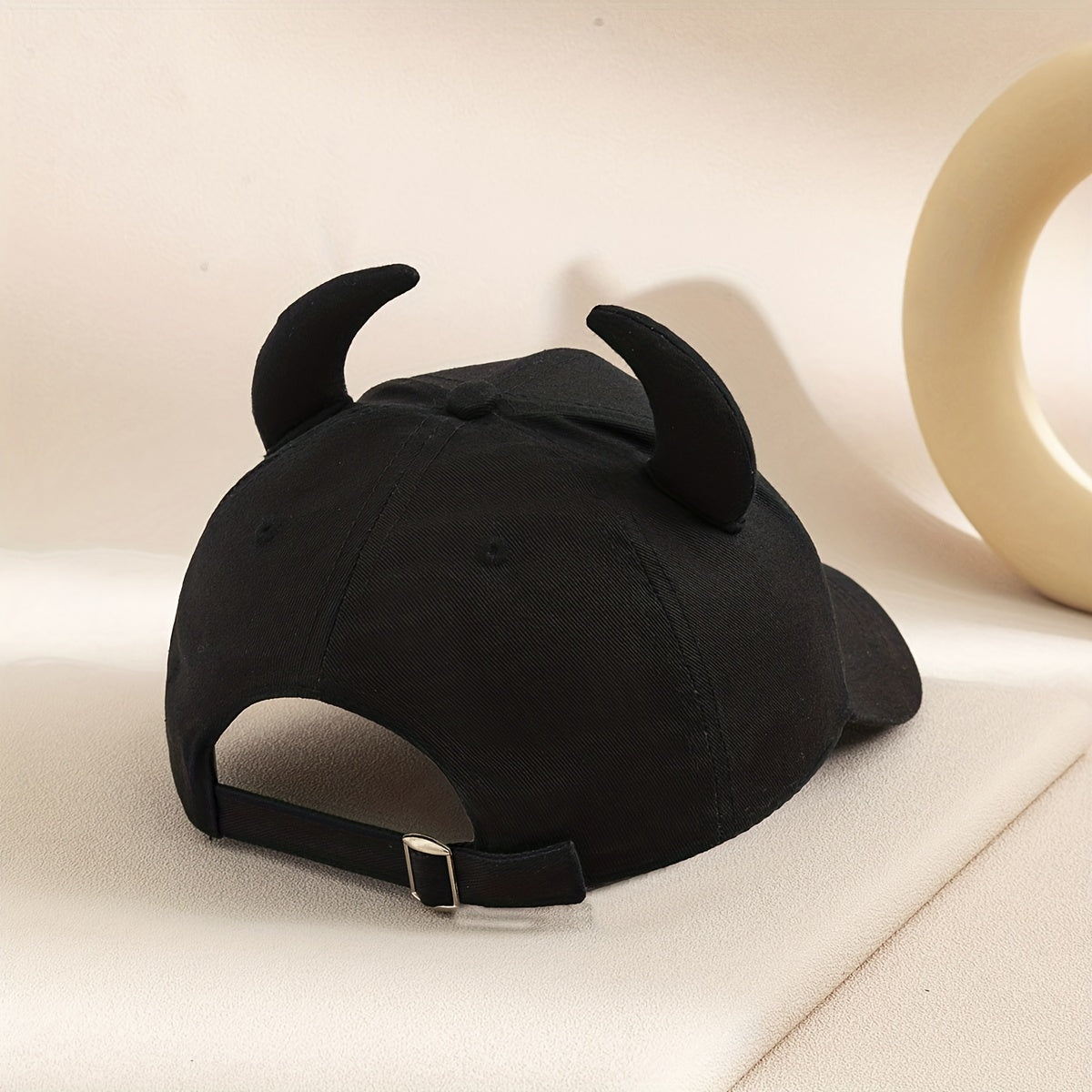 Hip hop Bull Horn Sunshade Baseball Cap for Men and Women