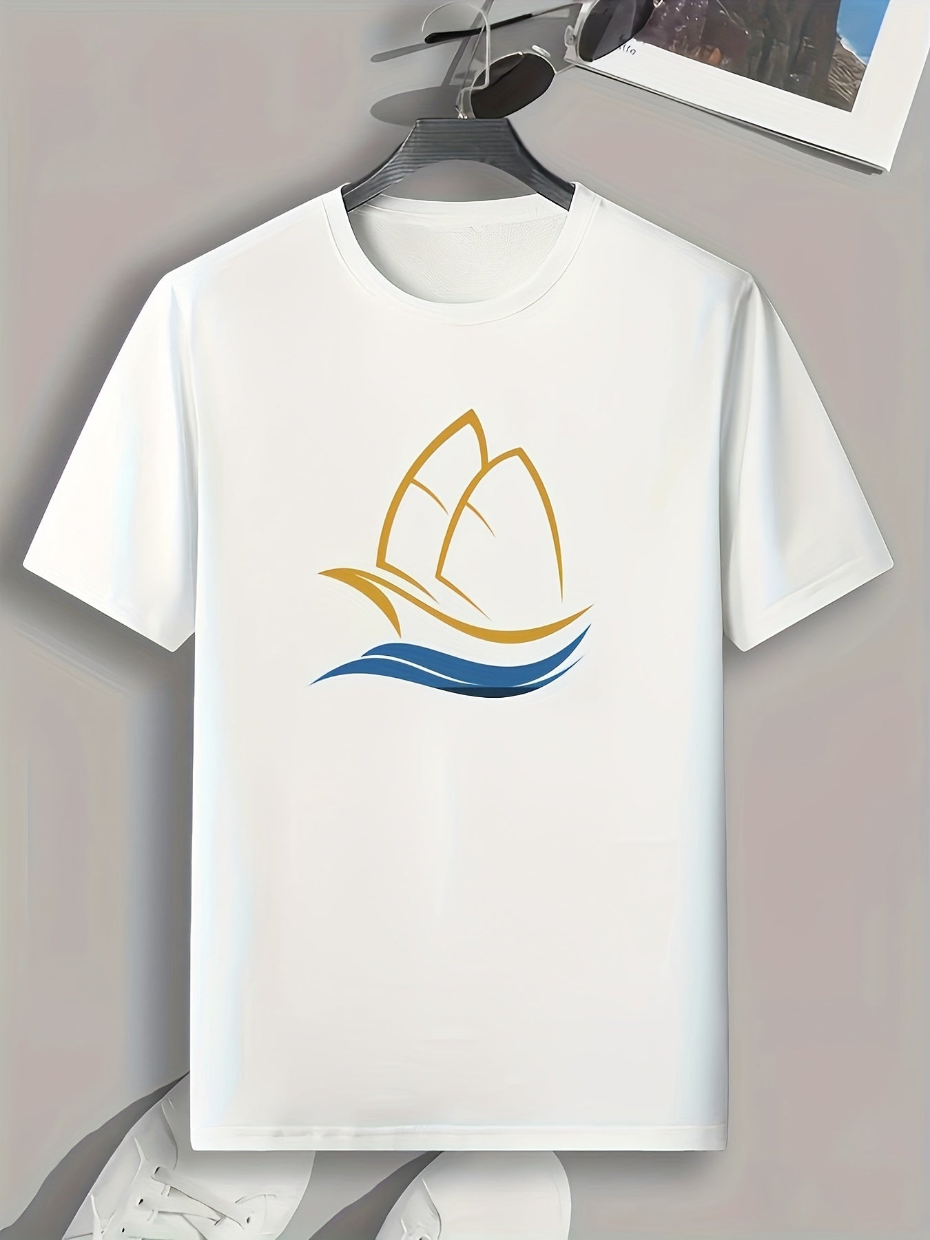 Sailboat Pattern Print Men's Sports T-shirt