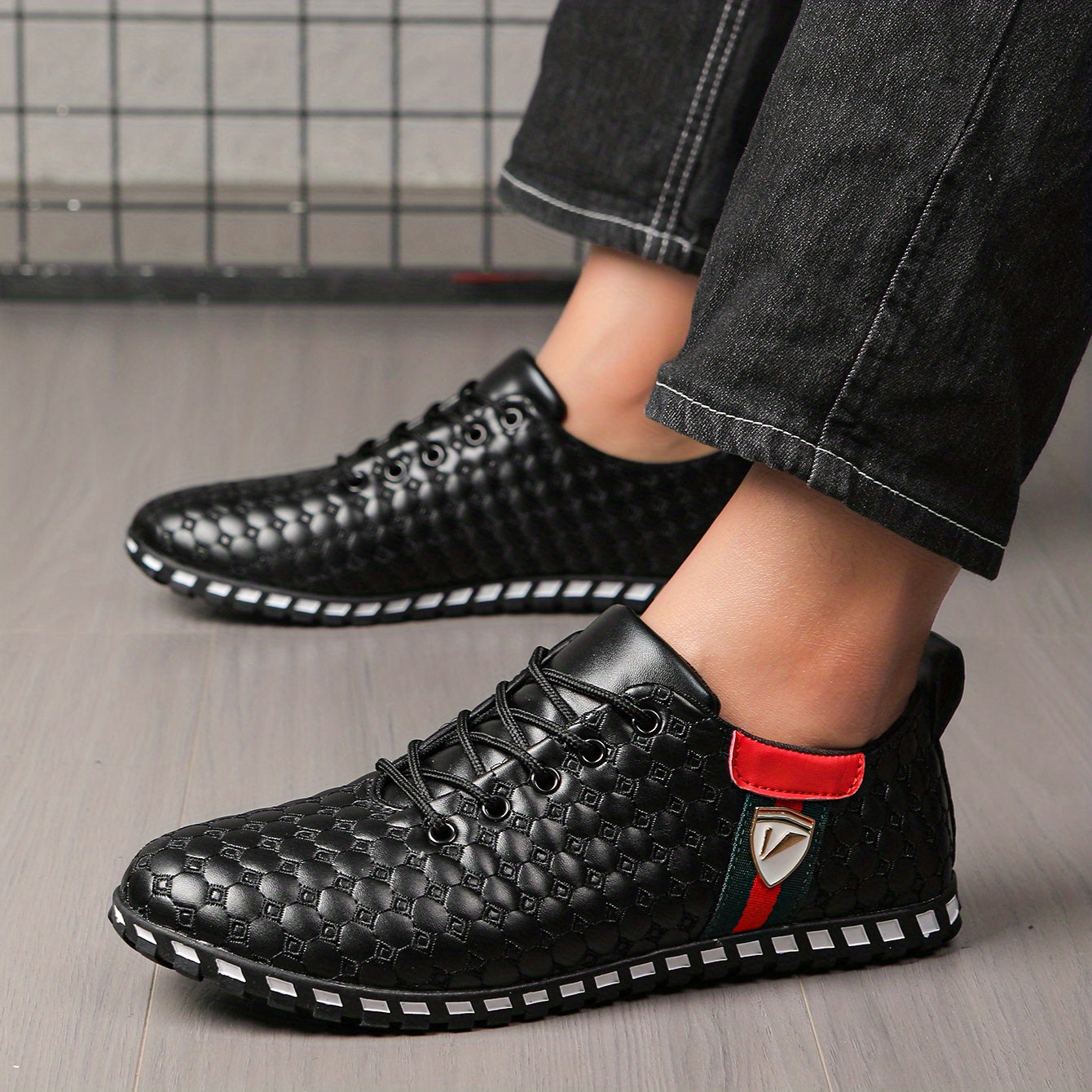 Men's Lightweight Sneaker for Spring & Summer