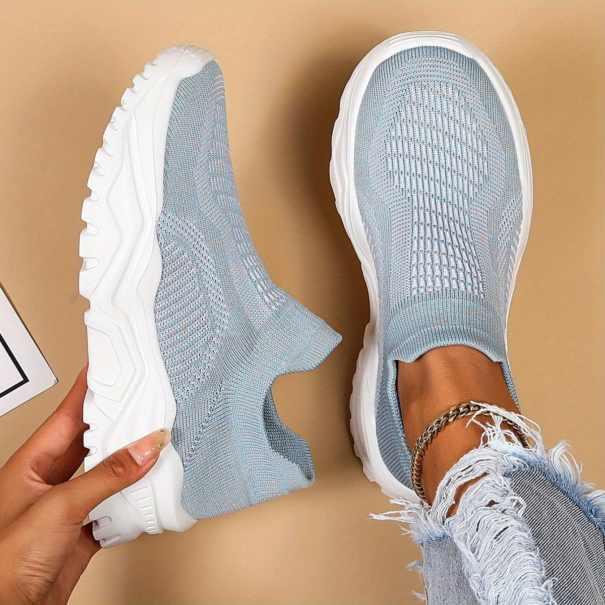 Women's Light Running Shoes Textured Sports Shoes Breathable Slip-on Sneakers