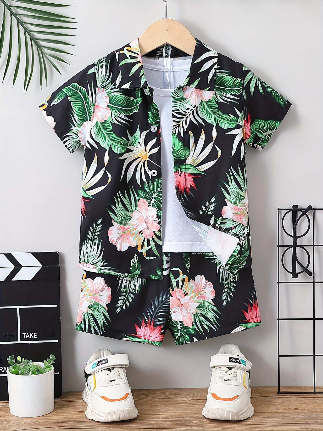 2pcs Boys Tropical Flowers Button Shirt & Shorts Set