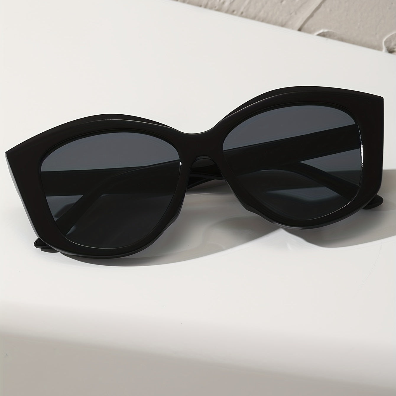 Oversized Cat Eye Sunglasses UV400 Anti Glare Glasses