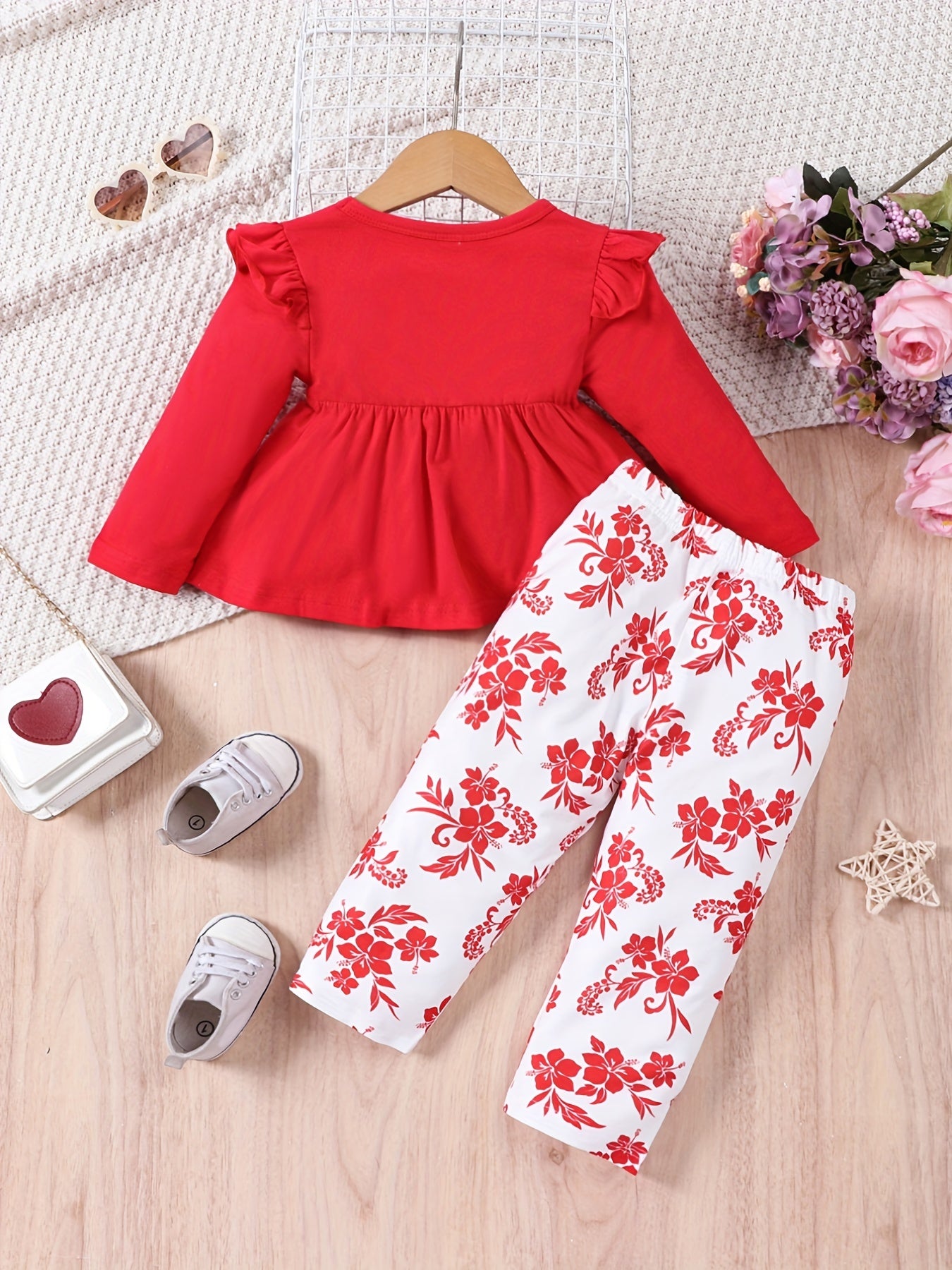 2pcs Baby Girls Ruffles T Shirt & Floral Print Pants Set