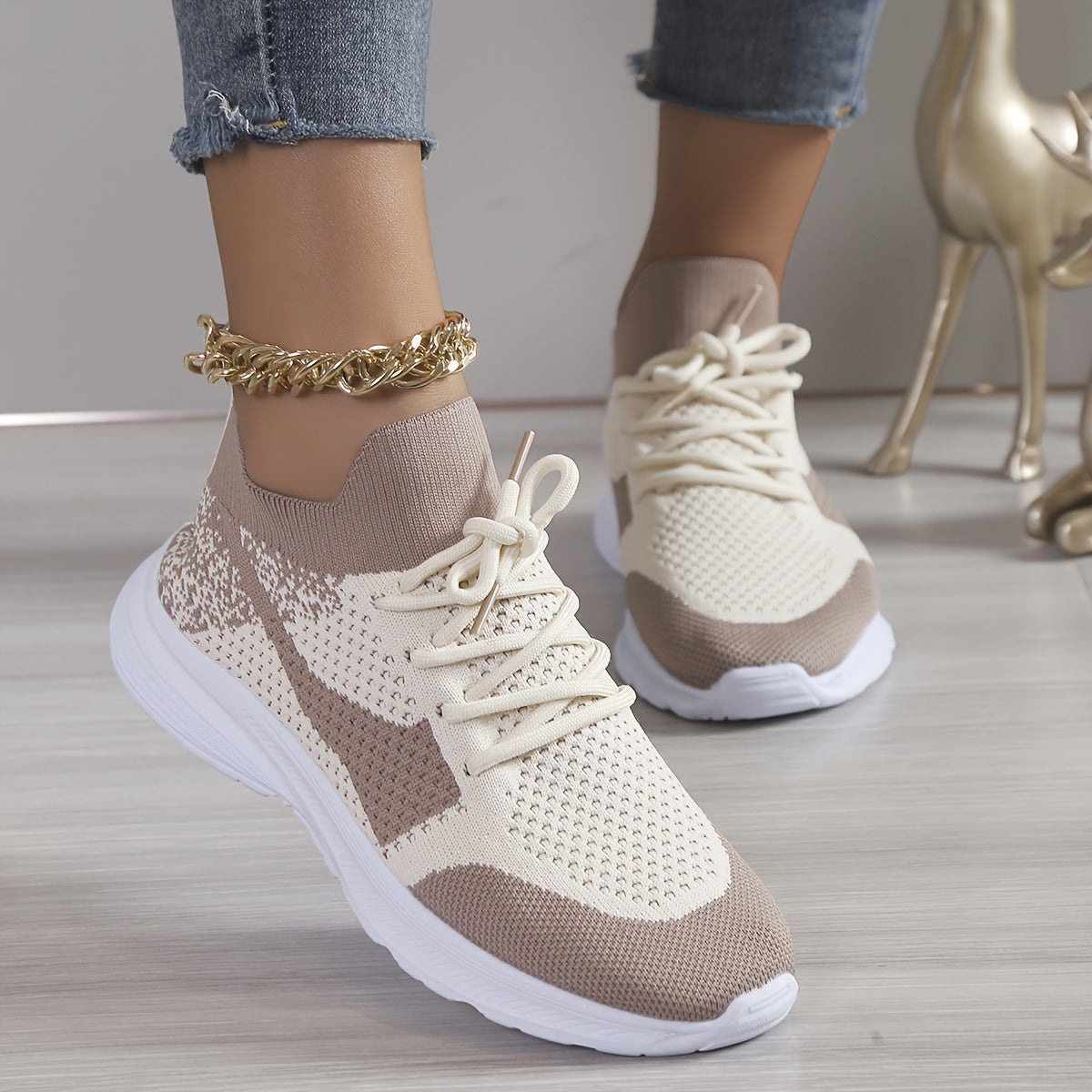 Women's Mesh Breathable Sports Shoes Lightweight Travel Shoes