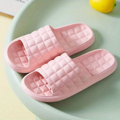 Women's Plaid Pattern Slides Soft Sole Quilted Lightweight Bath Shoes