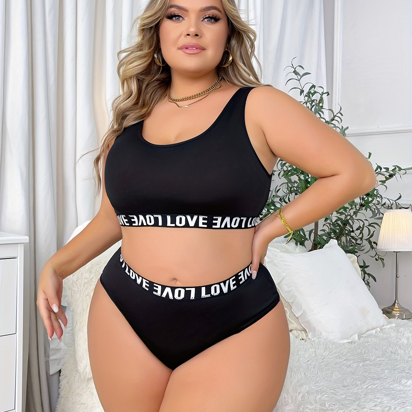 Plus Size Contrast Letter Tape Seamless Bra & Panty Set