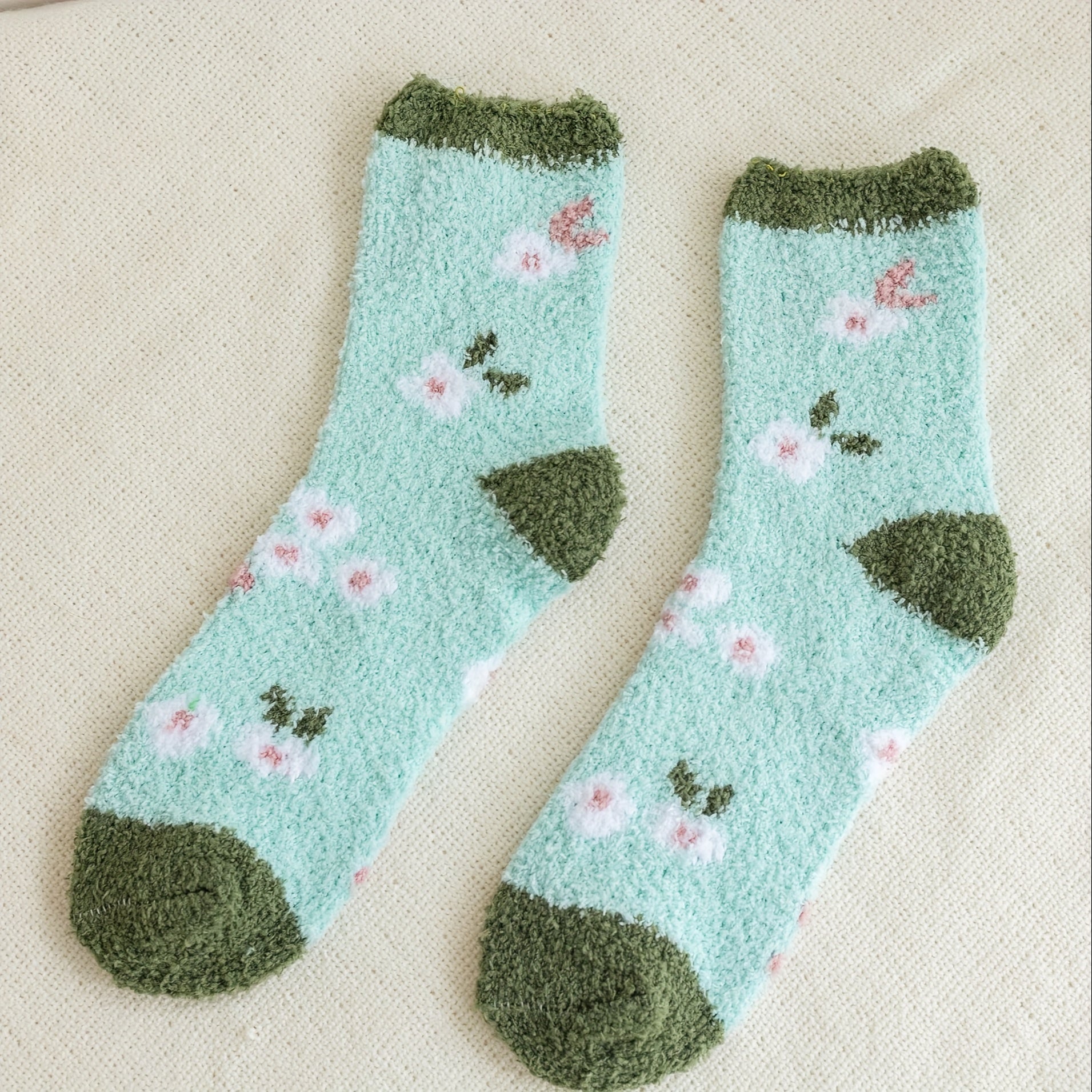 Floral Print & Colorblock Fuzzy Socks Set