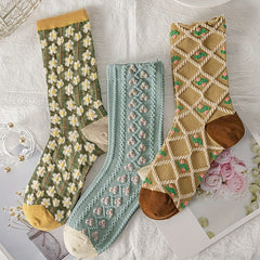 5 Pairs 3D Floral Textured Socks Crew Stockings Women's Retro Style