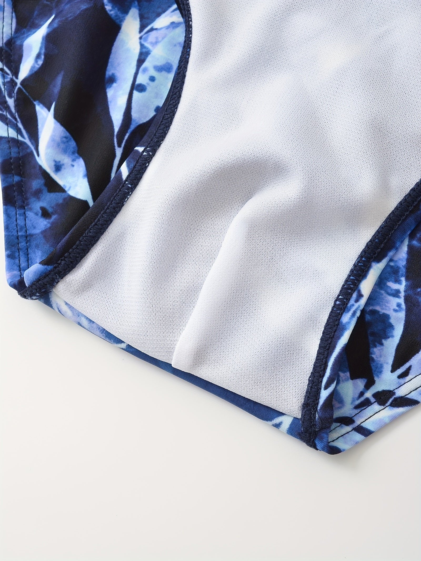 Men's Leaf Pattern Quick drying Swim Shorts for Summer Beach