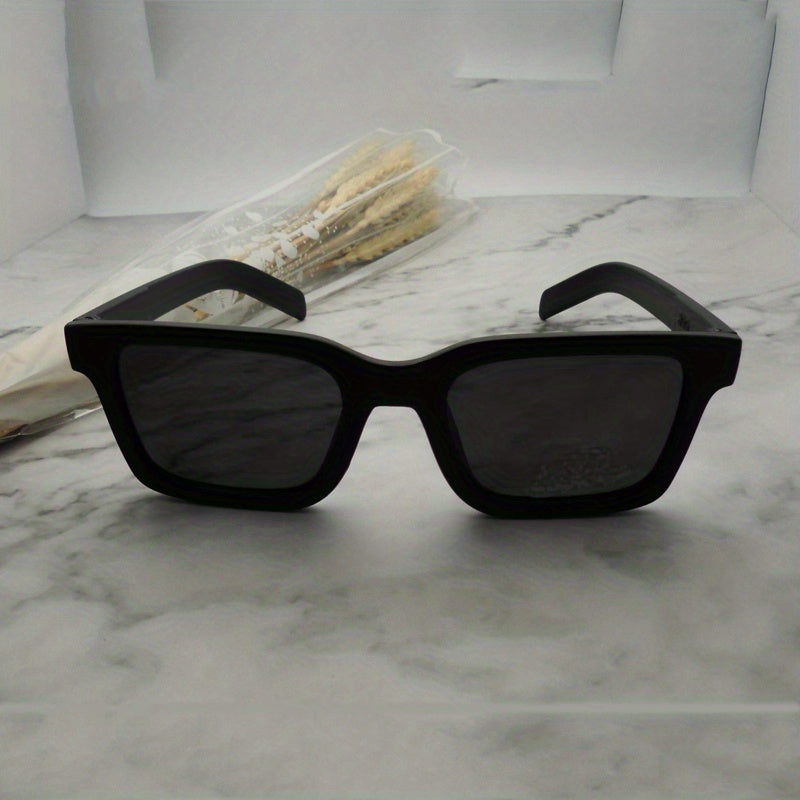 Men's Large Frame Polarized Sunglasses UV400 with Case