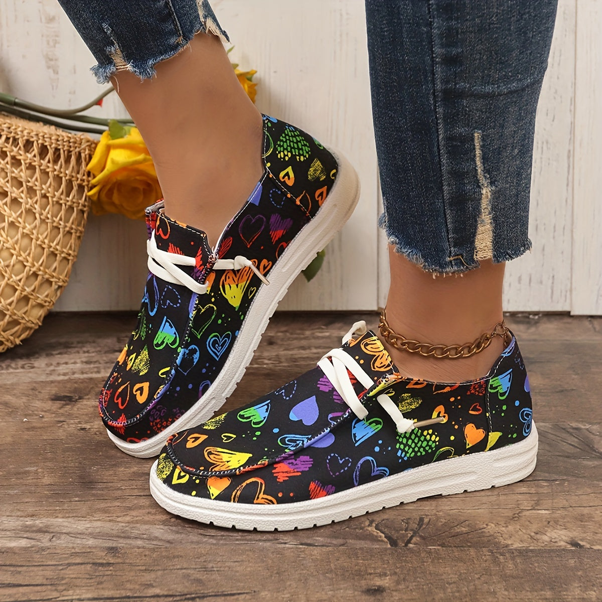Heart Pattern Skate Shoes Women Flat Lightweight Lace-up Canvas Sneakers