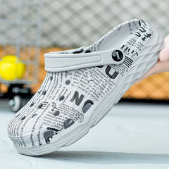 Men's Graffiti Print Lightweight Clogs Hollow Out Garden Shoes