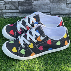 Colorful Heart Print Breathable Skate Shoes Casual Flat Canvas Sneakers