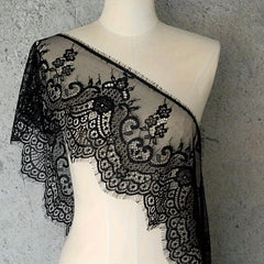 Chantilly Lace Trim Bridal Veil with Eyelash Edges