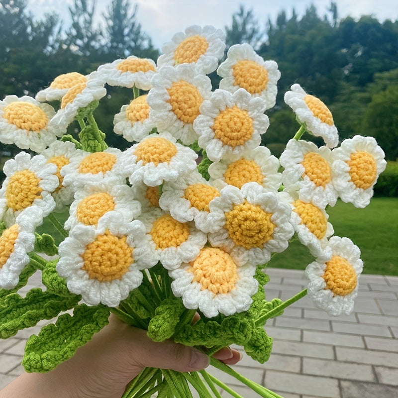 Small Daisy Hand-Woven Bouquet Chamomile Woolen Crochet Flower
