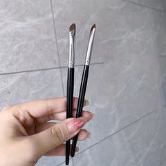 Sickle Eyeliner Brush Bevel Flat Head Fine Blade Makeup Brush