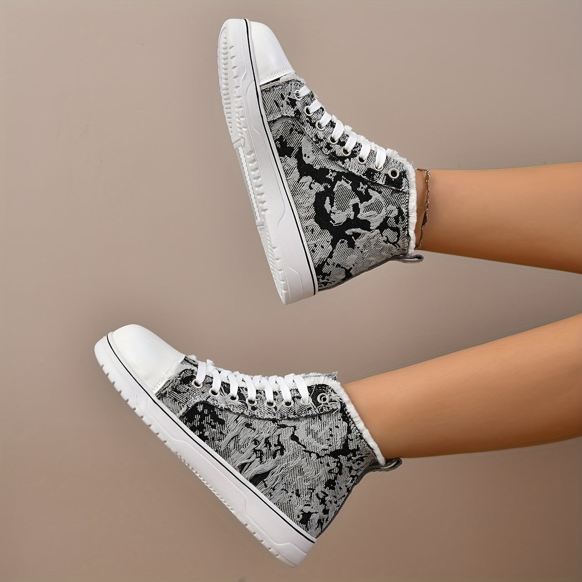 Women's Raw Trim Lightweight Canvas Shoes Non-slip Board Retro Sports Sneakers
