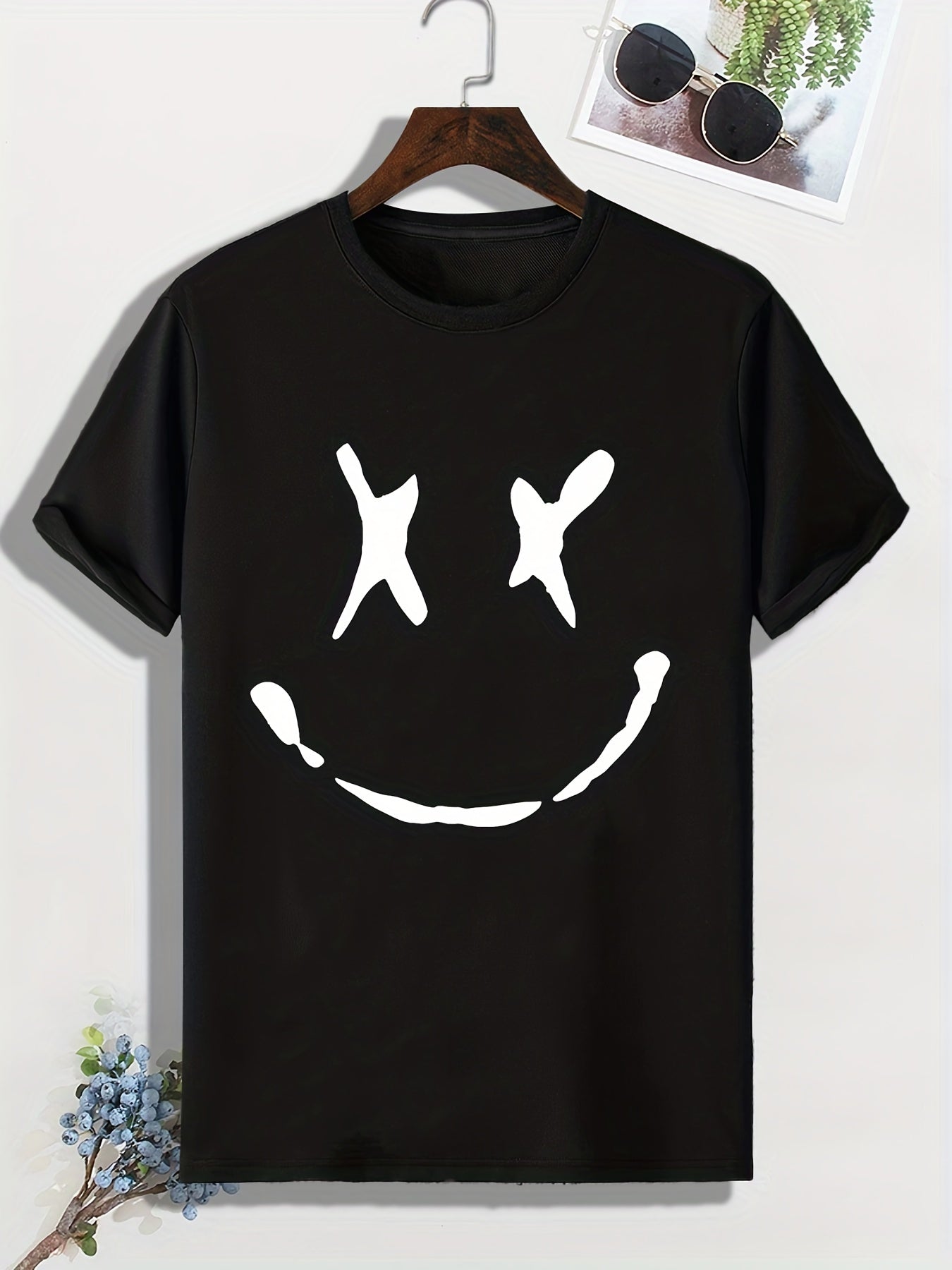 Men's Graffiti Smile Print T shirt Active Tee