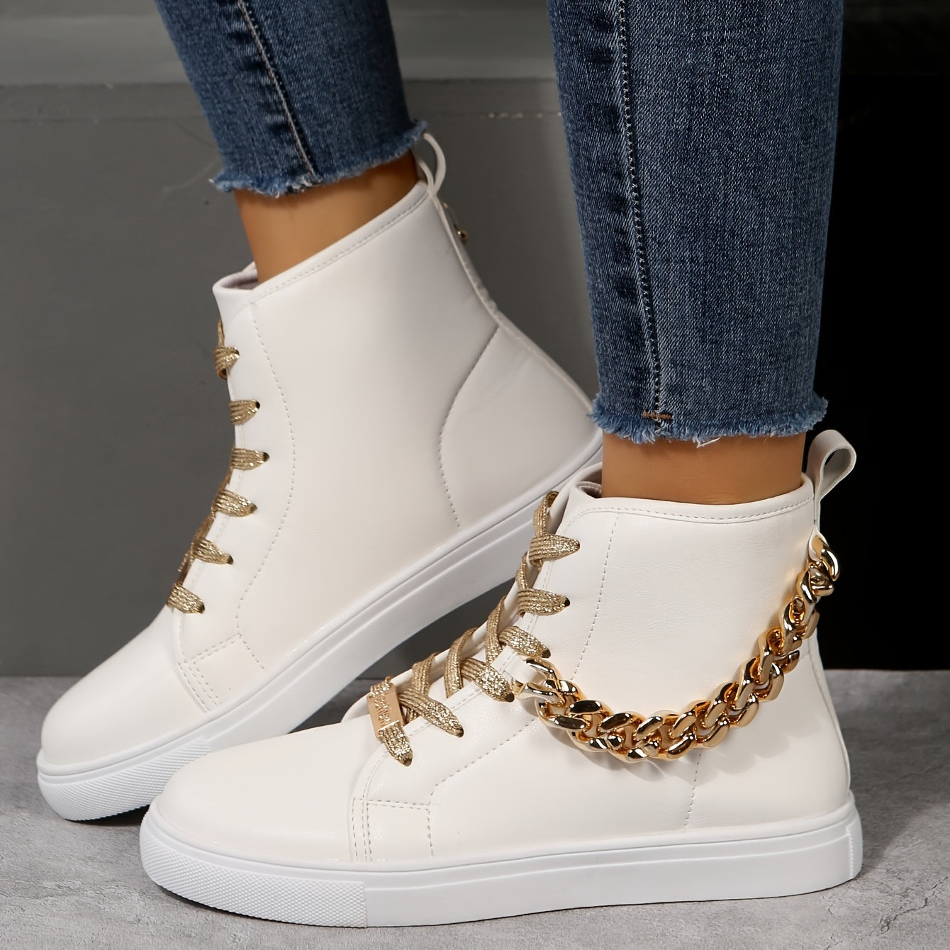 Women's High Top Skate Shoes with Chain Decor Lace Up Sneakers