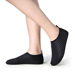 Women's C Letter Pattern Water Shoes Soft Sole Lightweight Aqua Socks
