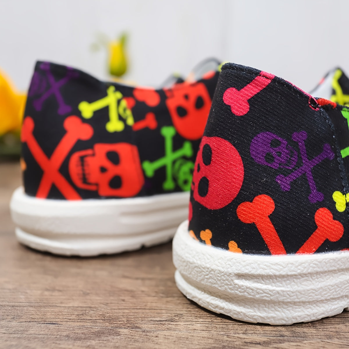 Colorful Skeleton Ghost Print Skate Shoes Lightweight Low Top Board Shoes