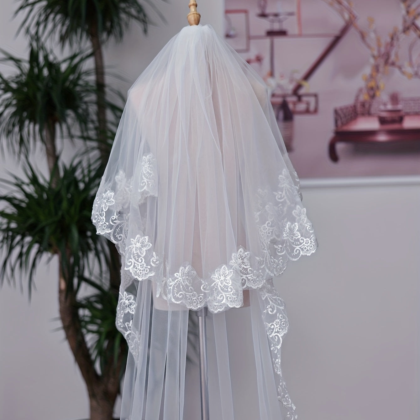 Flower Pattern Lace Edge Bridal Veil Long Tail Classic Wedding Accessory