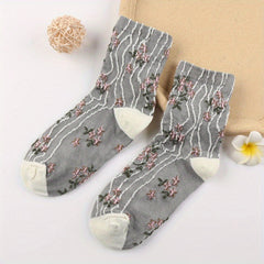 2 Pairs 3D Floral Textured Socks for Women