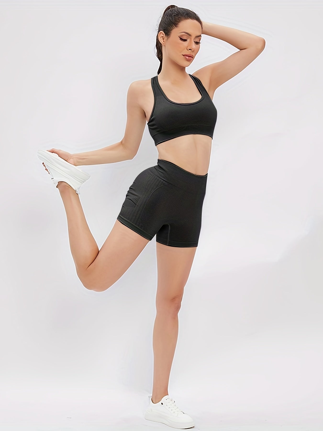 2pcs Hollow Back Sports Bra & High Waist Butt Lifting Shorts Set