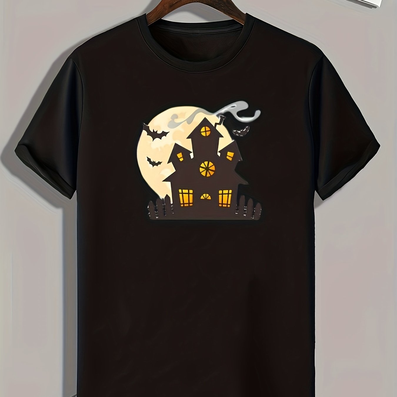 House In The Dark Print Men's Graphic T-Shirt