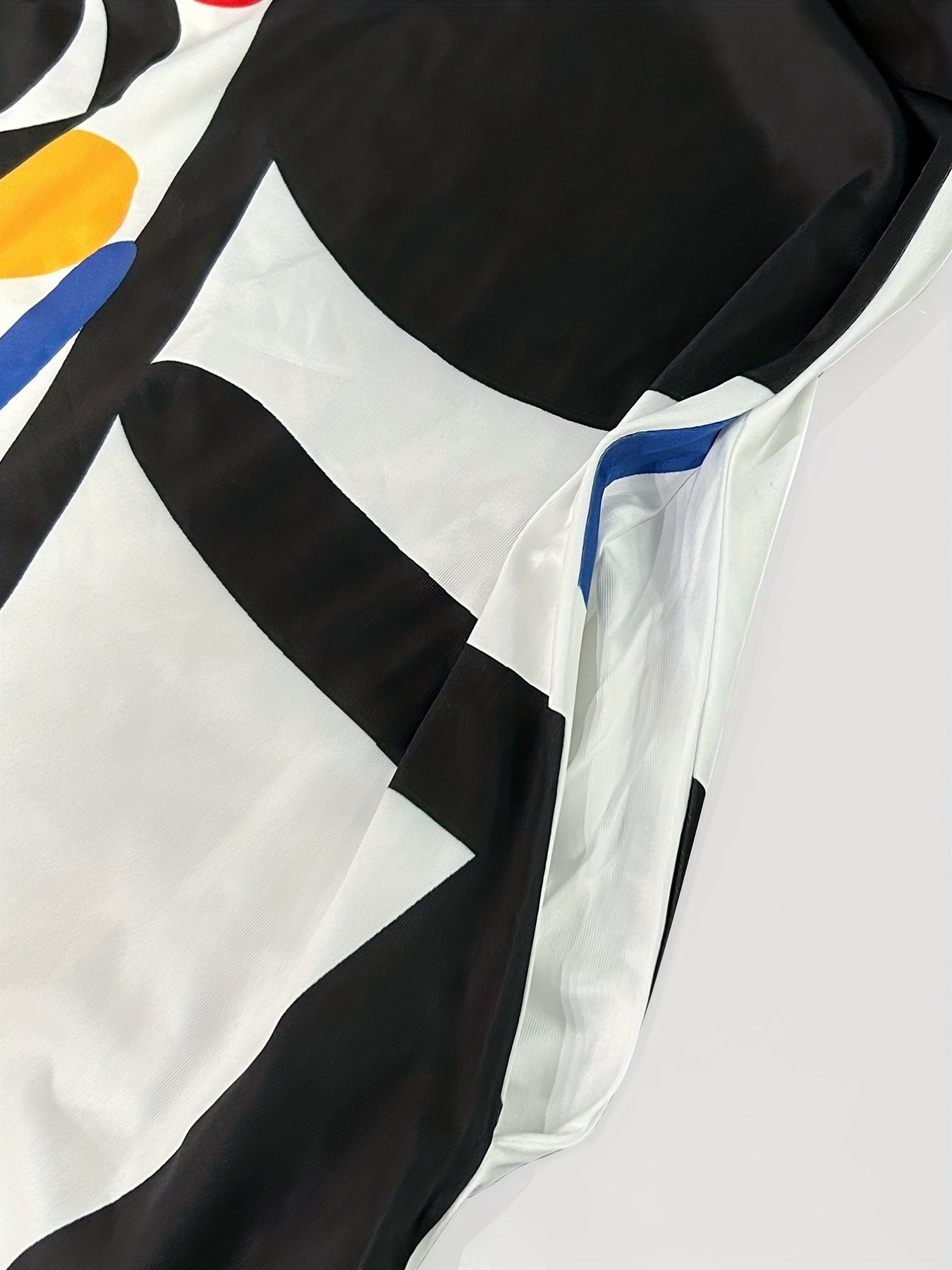 Abstract Figure Print Maxi Dress With Pockets