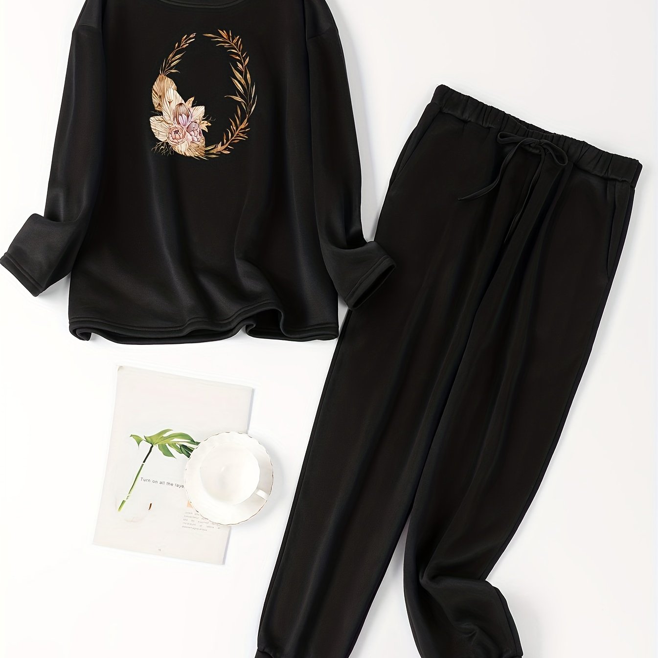 Golden Wreath Lounge Set Liner Fleece Tee & Jogger Pants Pajama Set