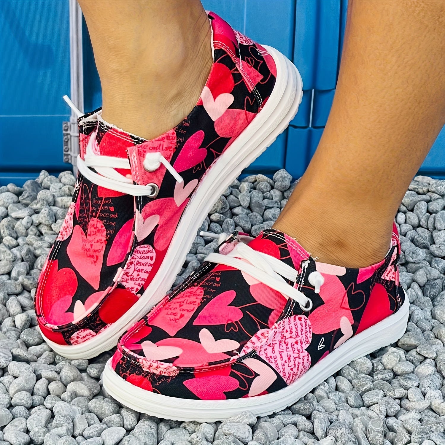 Women's Love Heart Pattern Canvas Casual Lace Up Flat Sneakers