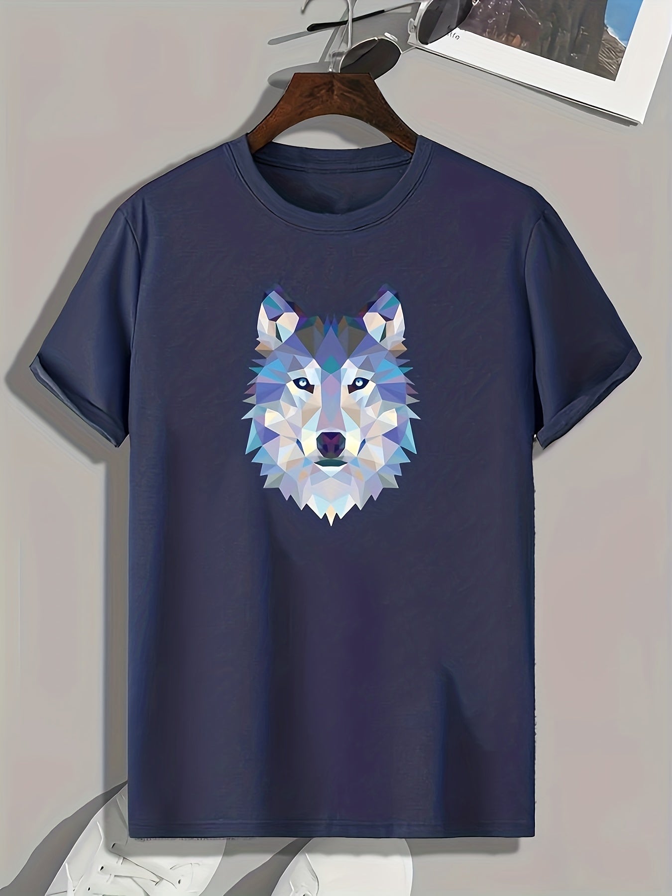 Geometric Wolf Print Men's Comfy T-shirt for Outdoor Summer