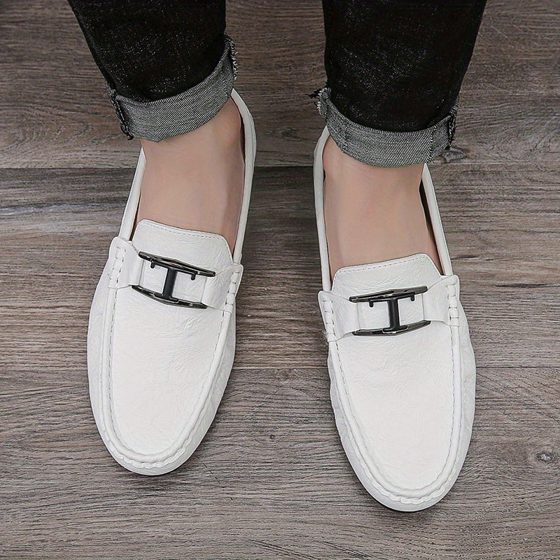 Men's Metallic Decor Moc Toe Loafer Shoes