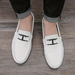 Men's Metallic Decor Moc Toe Loafer Shoes