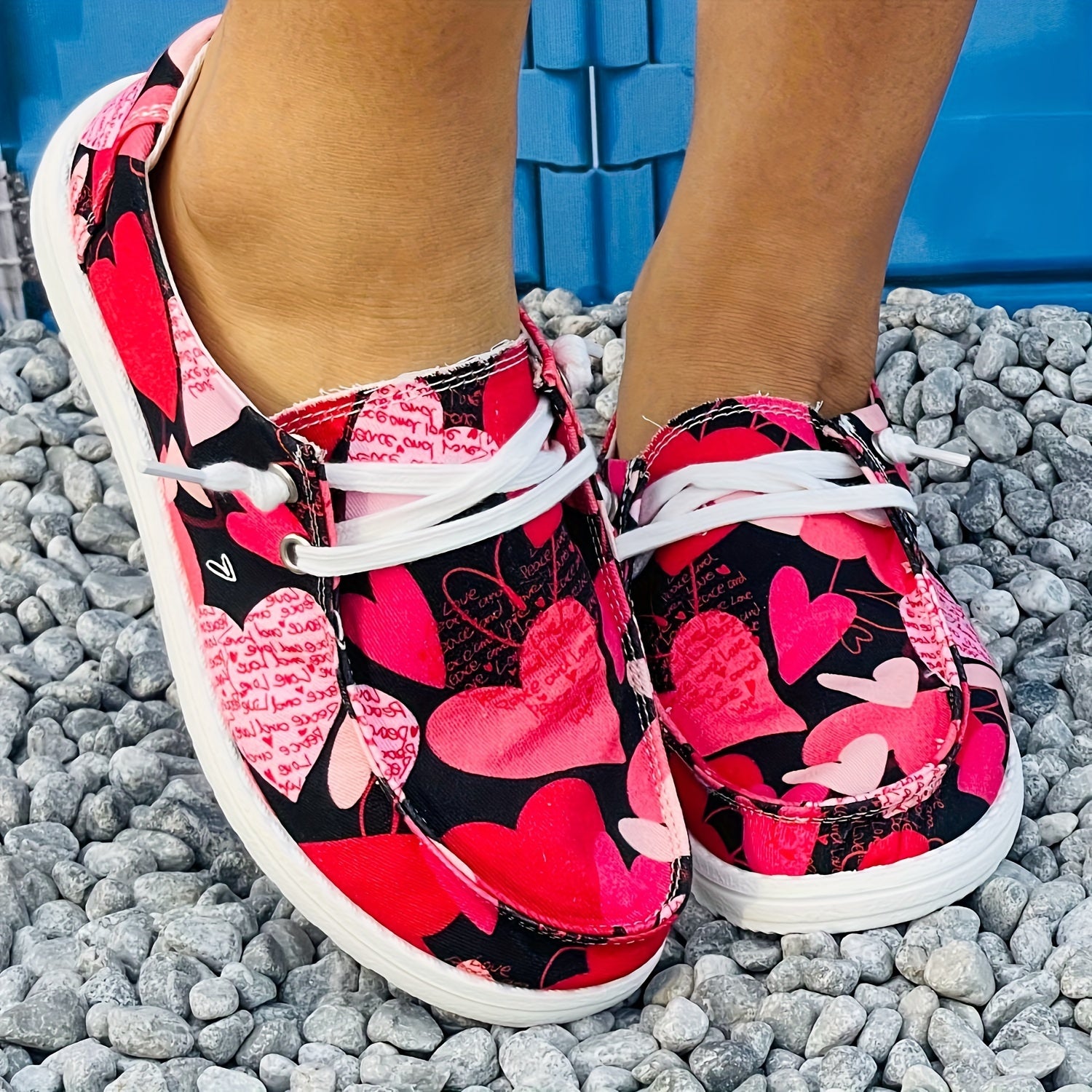 Women's Love Heart Pattern Canvas Casual Lace Up Flat Sneakers