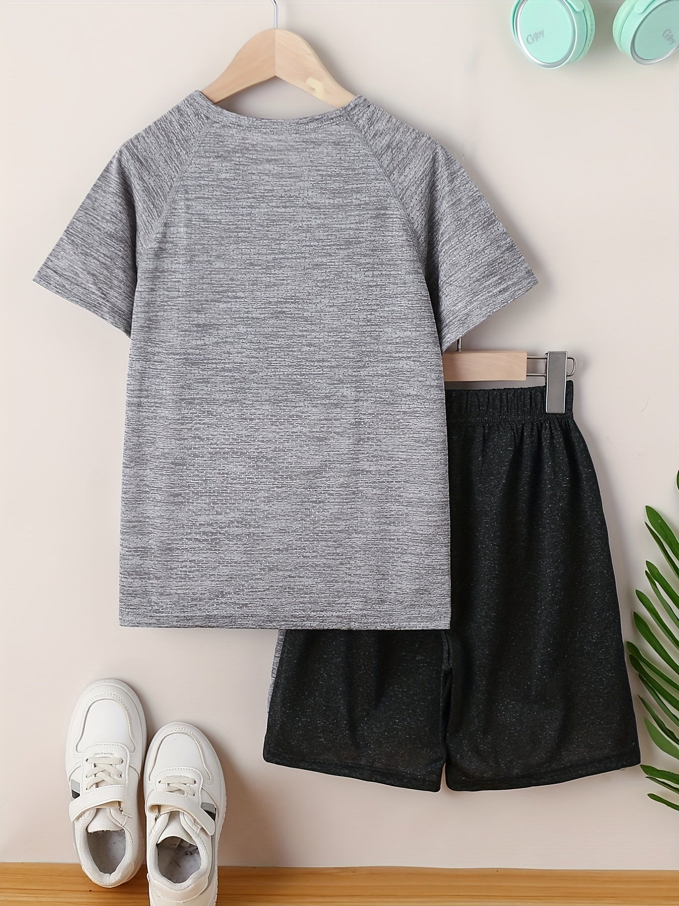 Toddler Boys Quick-dry Footprint Graphic T-shirt and Block Shorts Set