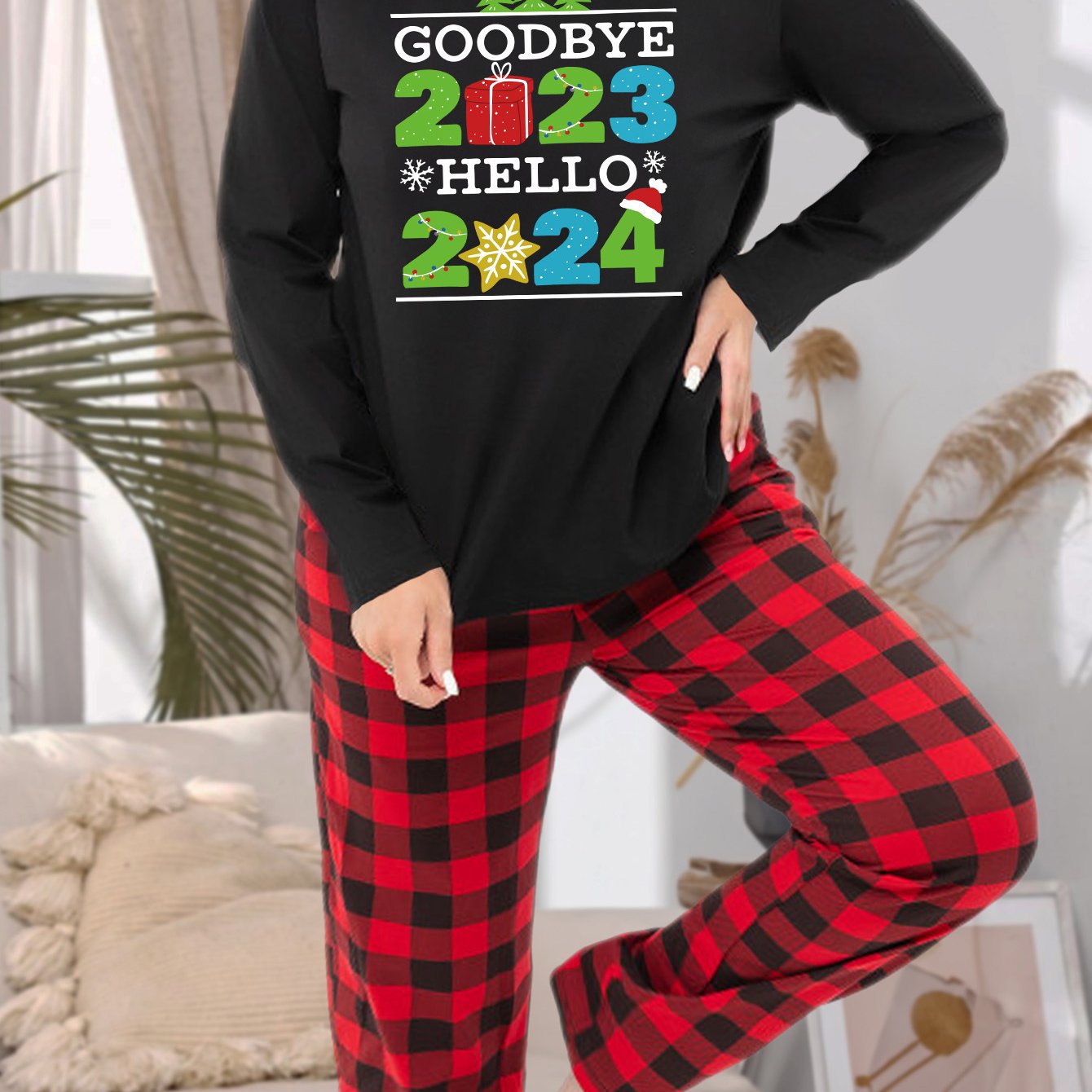 Women's Plus Size Xmas Pajama Set: Graphic Tee & Plaid Pants