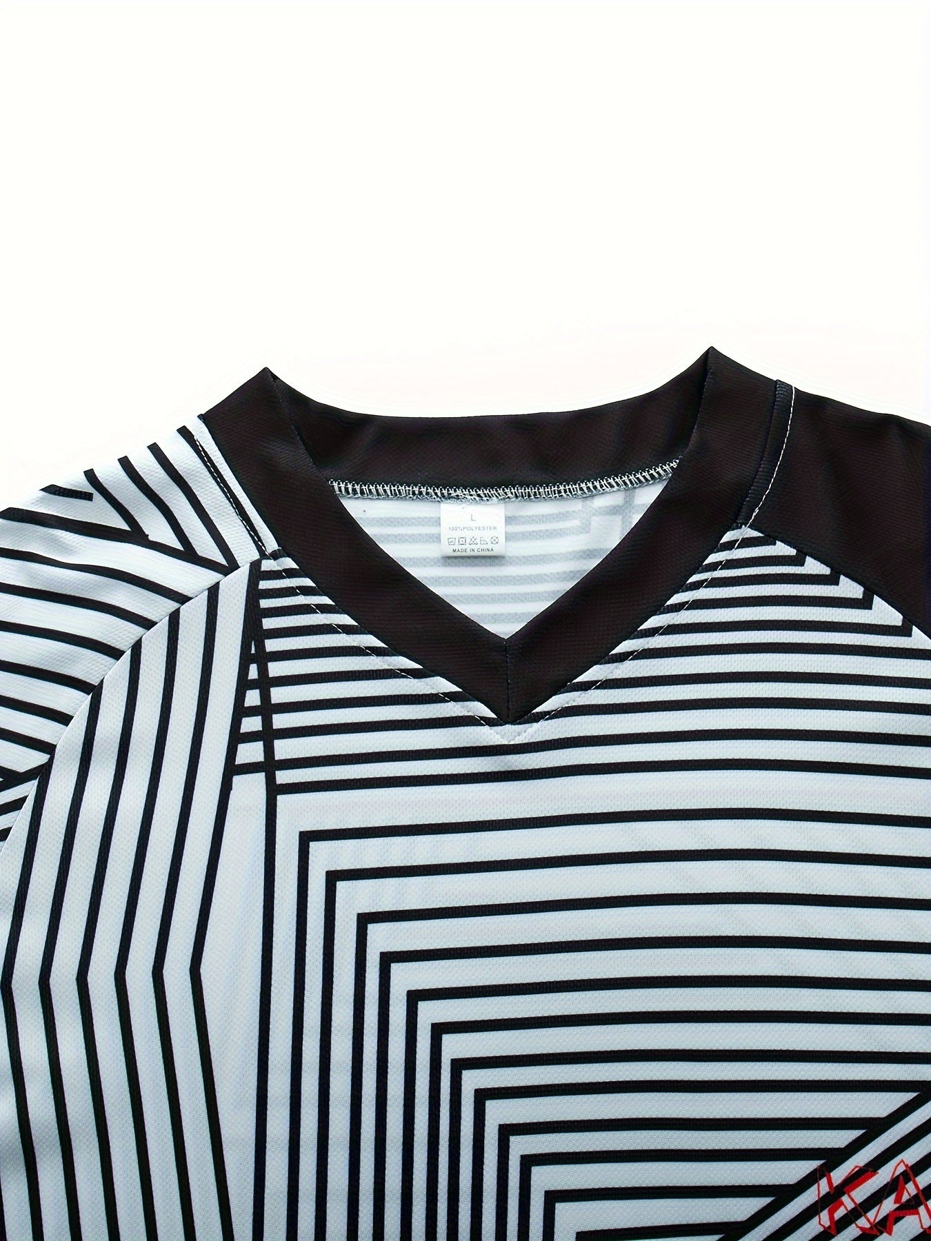 Men's Geometric Pattern V Neck Tee for Spring Fall