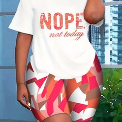 Art Letter Print Tee & Geometric Print Shorts Set