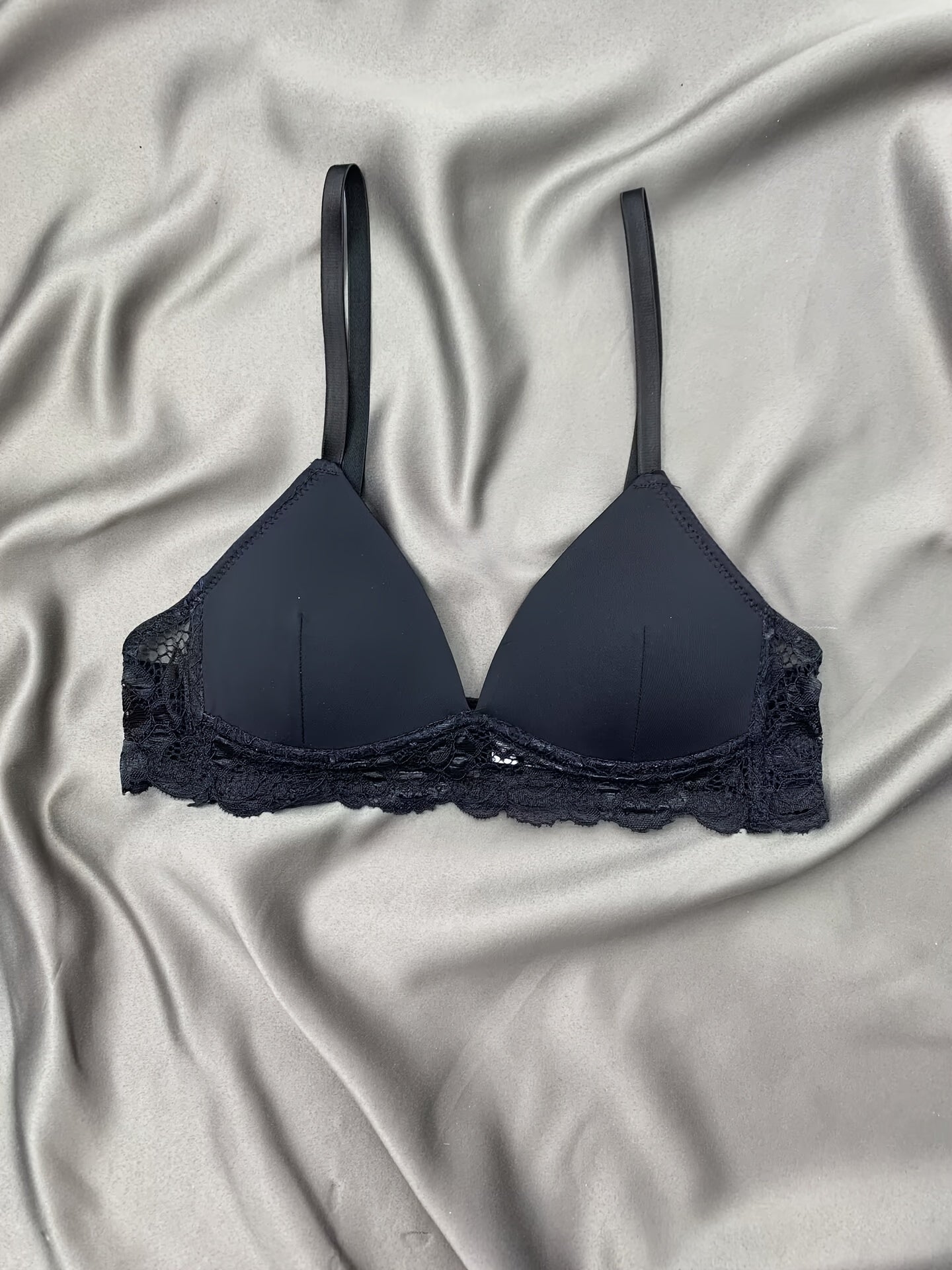 Soft Wireless Lace Trim Bra Thin Everyday Bra